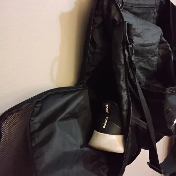 Puma Black Gym Bag with White Logo Duffle  – EUC - Picture 13 of 16